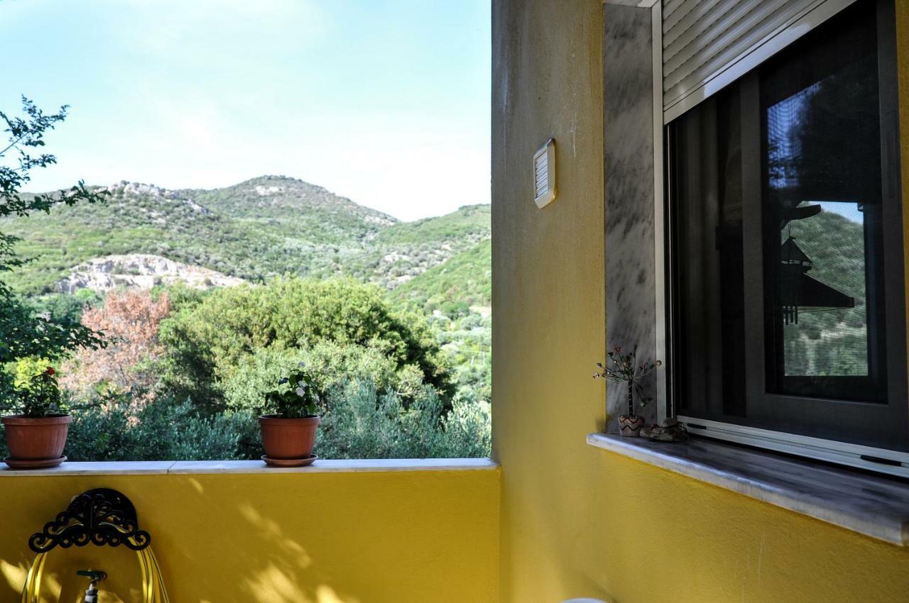 Martha'S Villa Nea Iraklitsa Exteriör bild