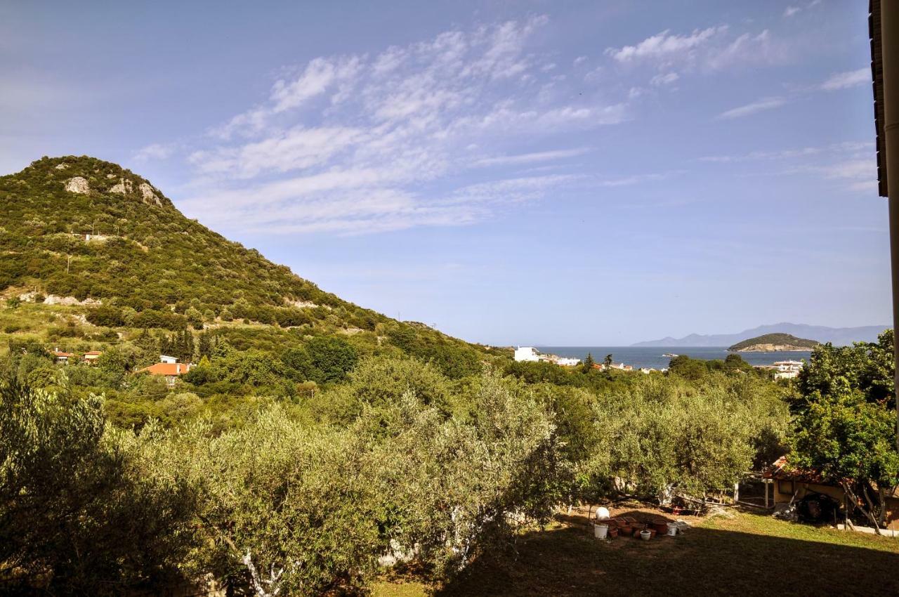 Martha'S Villa Nea Iraklitsa Exteriör bild