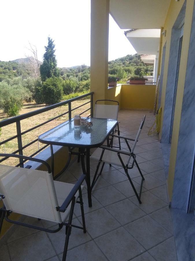 Martha'S Villa Nea Iraklitsa Exteriör bild