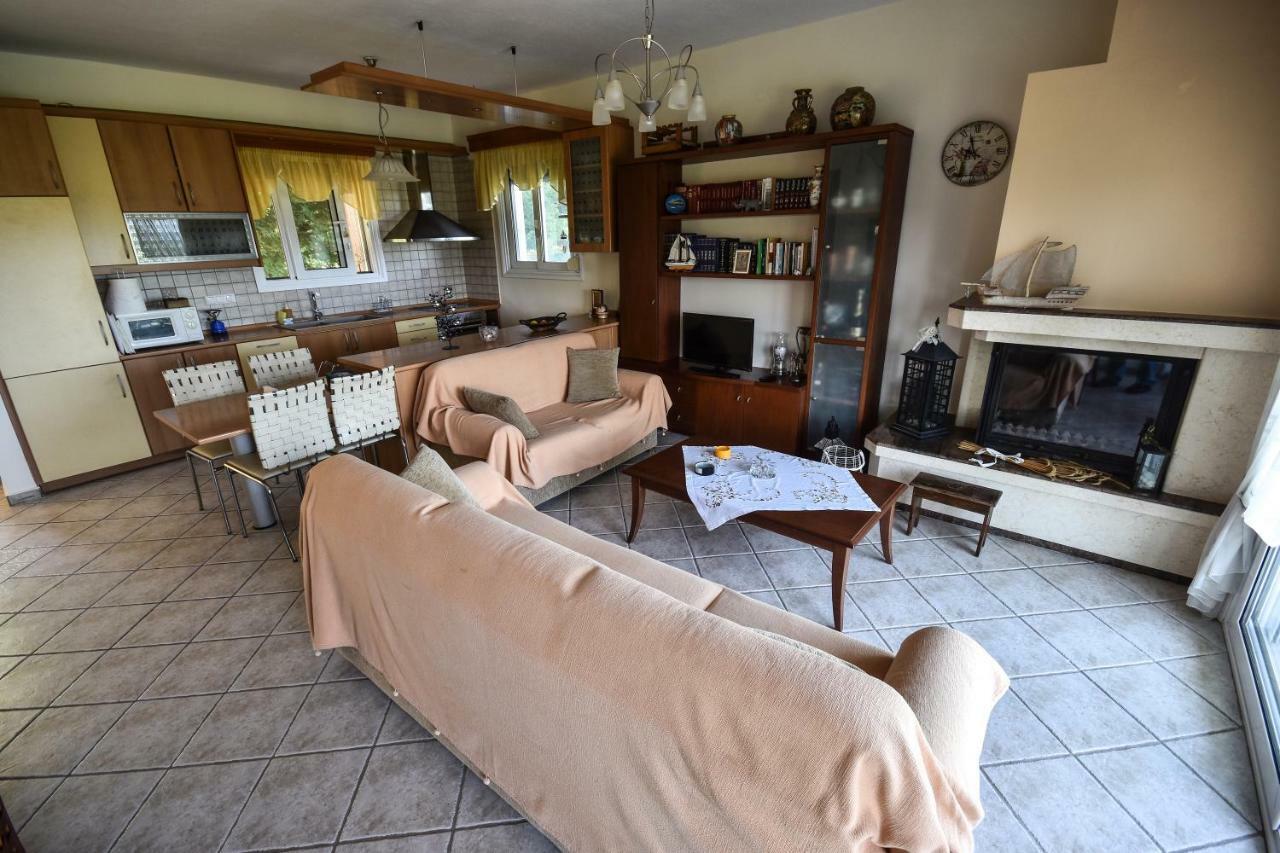 Martha'S Villa Nea Iraklitsa Exteriör bild